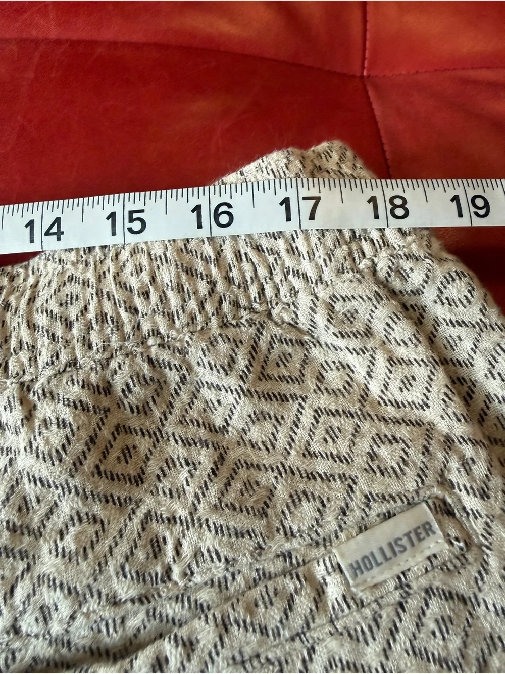 Hollister Men's Patterned Linen-Blend Shorts - Beige size XXL